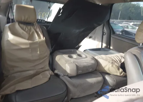 2010 Toyota Sienna Ce z USA, uszkodzony, nr VIN 5TDKK4CC7AS337215